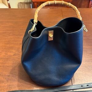 Elegant Black Leather Bucket Bag